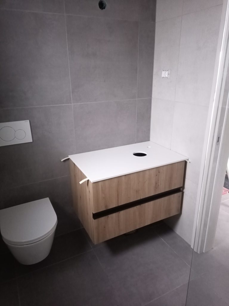 Kuhinja u apartmanu, pogled iz blagovaonice